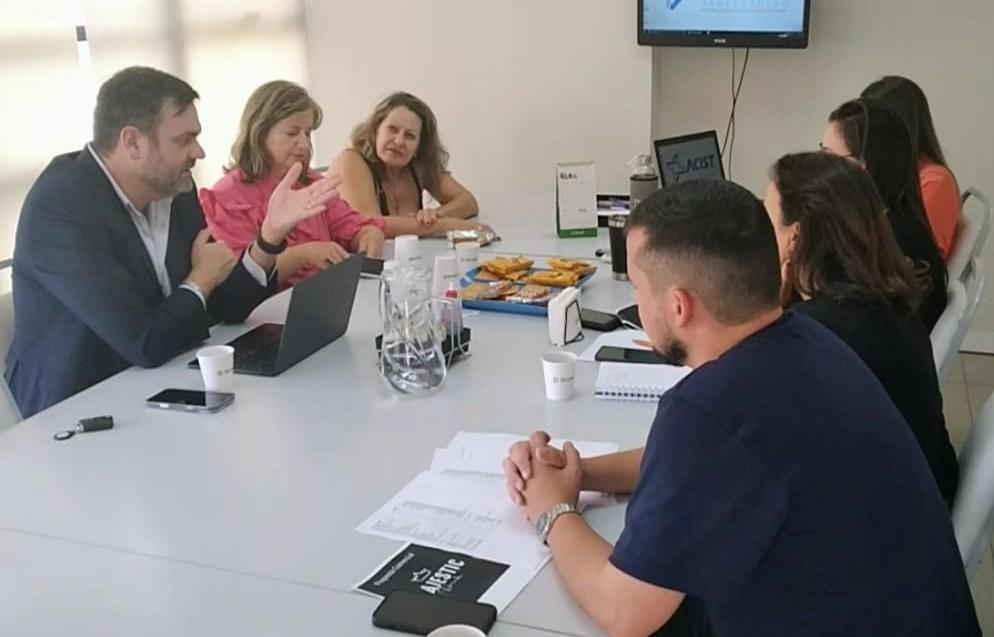 Grupo mantém reuniões periódicas para preparar as festividades